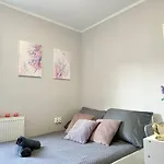 Mmrent Pink Fusion Homestay *